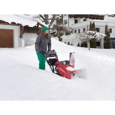 Бензиновый снегоуборщик Honda HSS 760A WD Бензиновый снегоуборщик Honda HSS 760A WD