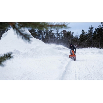 Бензиновый снегоуборщик Husqvarna ST 124 Бензиновый снегоуборщик Husqvarna ST 124