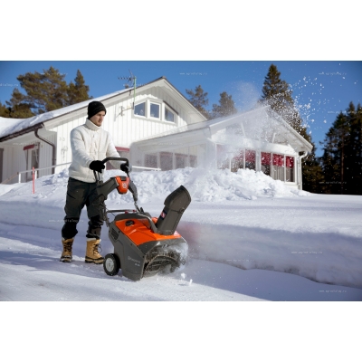 Бензиновый снегоуборщик Husqvarna ST 131 Бензиновый снегоуборщик Husqvarna ST 131