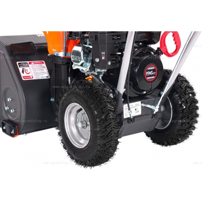 Бензиновый снегоуборщик YARD FOX BASIC 5640H Бензиновый снегоуборщик YARD FOX BASIC 5640H