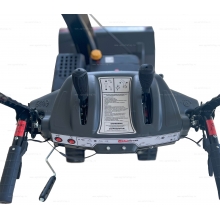 Гусеничный бензиновый снегоуборщик EVOline SBG 700 TLE Гусеничный бензиновый снегоуборщик EVOline SBG 700 TLE