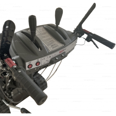 Гусеничный бензиновый снегоуборщик EVOline SBG 700 TLE Гусеничный бензиновый снегоуборщик EVOline SBG 700 TLE