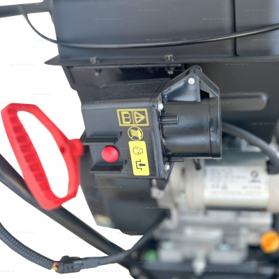 Гусеничный бензиновый снегоуборщик EVOline SBG 700 TLE Гусеничный бензиновый снегоуборщик EVOline SBG 700 TLE