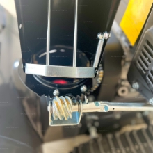 Гусеничный бензиновый снегоуборщик EVOline SBG 700 TLE Гусеничный бензиновый снегоуборщик EVOline SBG 700 TLE