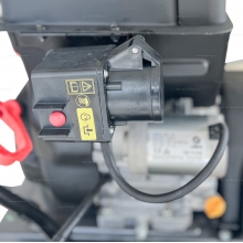 Гусеничный бензиновый снегоуборщик EVOline SBG 760 TLE Гусеничный бензиновый снегоуборщик EVOline SBG 760 TLE