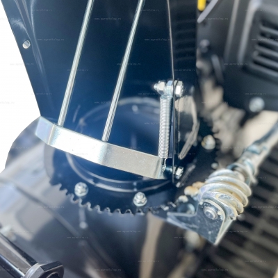 Гусеничный бензиновый снегоуборщик EVOline SBG 760 TLE Гусеничный бензиновый снегоуборщик EVOline SBG 760 TLE