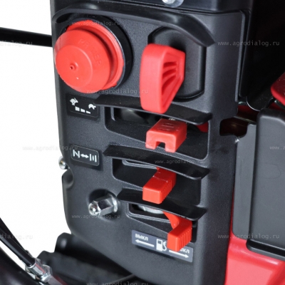 Гусеничный бензиновый снегоуборщик HND ST 71 JTR Гусеничный бензиновый снегоуборщик HND ST 71 JTR