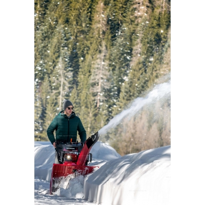 Гусеничный бензиновый снегоуборщик Honda HSS 1380A T Гусеничный бензиновый снегоуборщик Honda HSS 1380A T