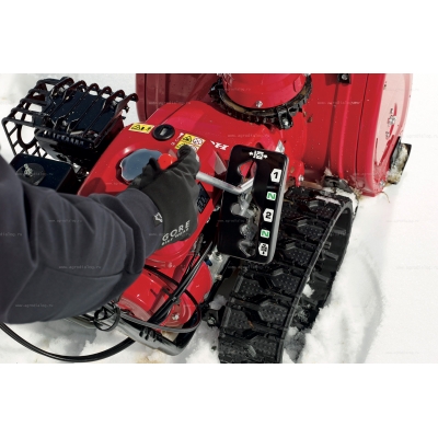 Гусеничный бензиновый снегоуборщик Honda HSS655ET1 Гусеничный бензиновый снегоуборщик Honda HSS655ET1