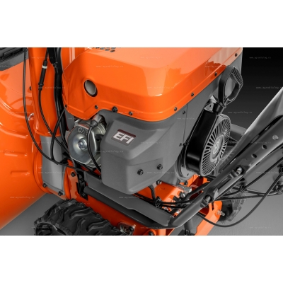 Гусеничный бензиновый снегоуборщик Husqvarna ST 424T Гусеничный бензиновый снегоуборщик Husqvarna ST 424T
