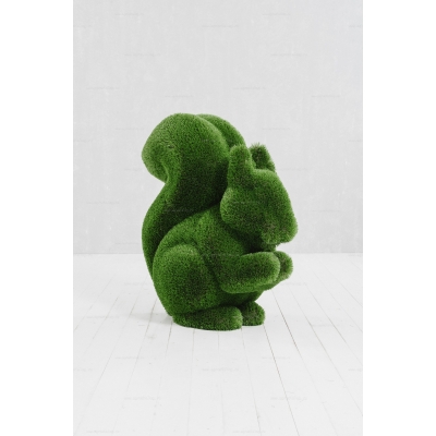 Садовая фигура из искусственной травы «Белка» Садовая фигура из искусственной травы «Белка»