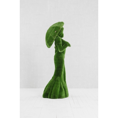 Садовая фигура из искусственной травы «Дама с зонтом» Садовая фигура из искусственной травы «Дама с зонтом»