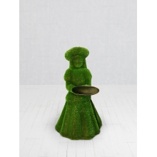 Садовая фигура из искусственной травы «Девочка с подносом»