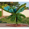 Садовая фигура из искусственной травы «Голубая бабочка на ромашке»