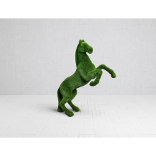 Садовая фигура из искусственной травы «Конь на дыбах»