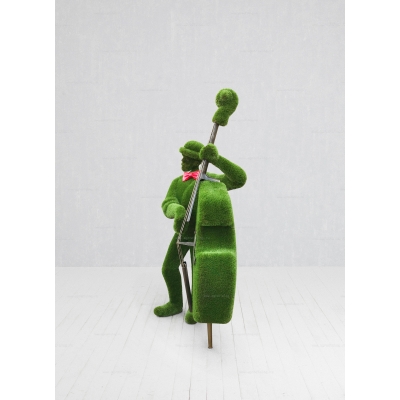Садовая фигура из искусственной травы «Контрабасист» Садовая фигура из искусственной травы «Контрабасист»