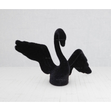 Садовая фигура из искусственной травы «Лебедь большой чёрный» Садовая фигура из искусственной травы «Лебедь большой чёрный»