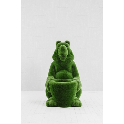 Садовая фигура из искусственной травы «Медведь с кашпо для цветов» Садовая фигура из искусственной травы «Медведь с кашпо для цветов»