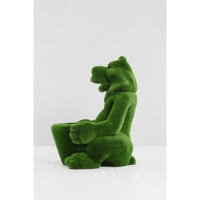 Садовая фигура из искусственной травы «Медведь с кашпо для цветов» Садовая фигура из искусственной травы «Медведь с кашпо для цветов»