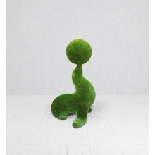 Садовая фигура из искусственной травы «Морской котик с шаром»