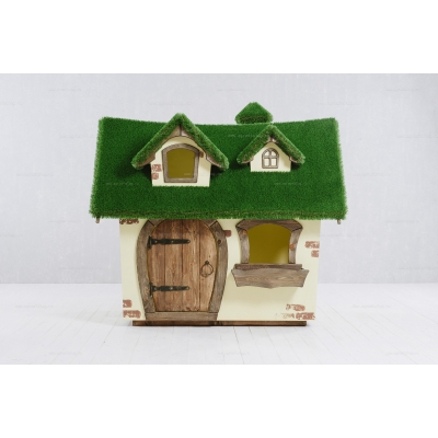 Садовая фигура из искусственной травы «Сказочный домик» Садовая фигура из искусственной травы «Сказочный домик»