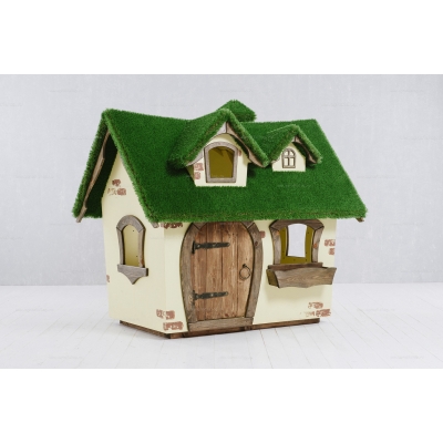 Садовая фигура из искусственной травы «Сказочный домик» Садовая фигура из искусственной травы «Сказочный домик»