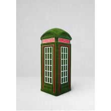 Садовая фигура из искусственной травы «Телефонная будка»