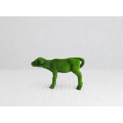 Садовая фигура из искусственной травы «Теленок» Садовая фигура из искусственной травы «Теленок»