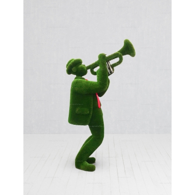 Садовая фигура из искусственной травы «Трубач» Садовая фигура из искусственной травы «Трубач»