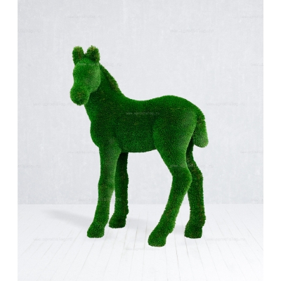 Садовая фигура из искусственной травы «Жеребенок» Садовая фигура из искусственной травы «Жеребенок»