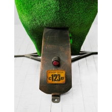 Садовая фигура из искусственной травы «Жираф-байкер» Садовая фигура из искусственной травы «Жираф-байкер»