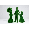 Садовые фигуры из искусственной травы «Дама с зонтом, джентльмен и девочка с букетом»
