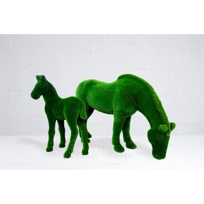 Садовые фигуры из искусственной травы «Лошадь и жеребенок» Садовые фигуры из искусственной травы «Лошадь и жеребенок»