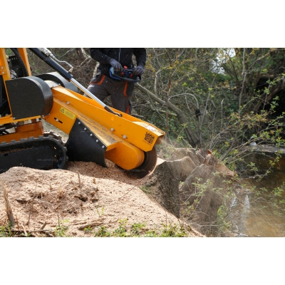 Гусеничный измельчитель пней Laski PREDATOR P 38 R – EFI Гусеничный измельчитель пней Laski PREDATOR P 38 R – EFI