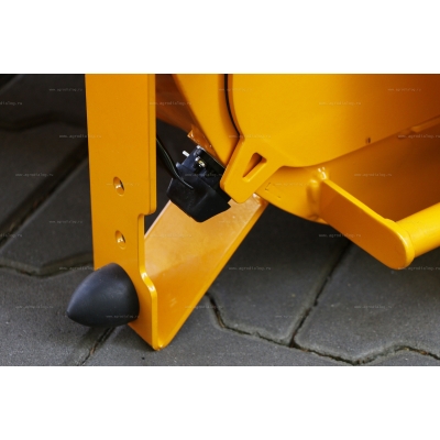 Навесной коммунальный пылесос Laski VL300 Навесной коммунальный пылесос Laski VL300