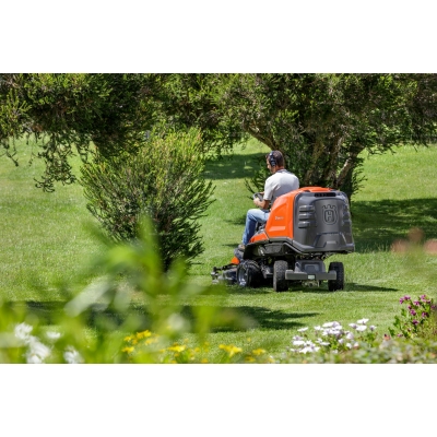 Садовый райдер Husqvarna RC320Ts AWD Садовый райдер Husqvarna RC320Ts AWD