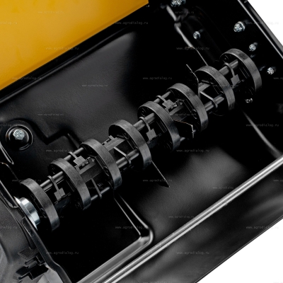 Бензиновый скарификатор DENZEL SAG-400 Бензиновый скарификатор DENZEL SAG-400