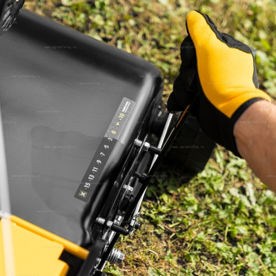 Бензиновый скарификатор DENZEL SAG-400 Бензиновый скарификатор DENZEL SAG-400