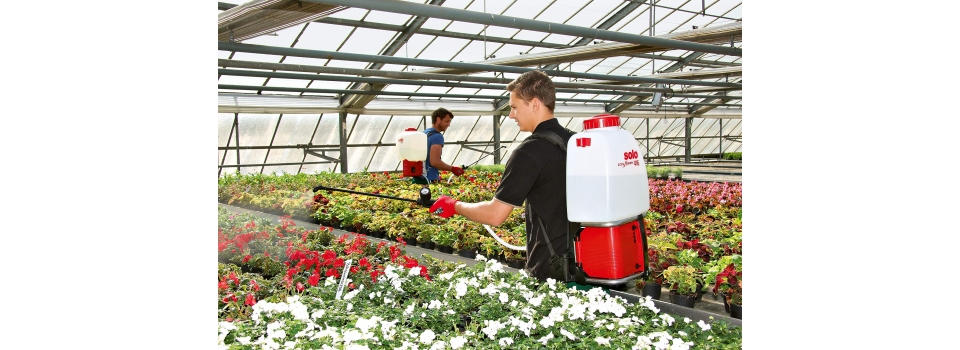 Аккумуляторные опрыскиватели для сада – удобно и экономно!