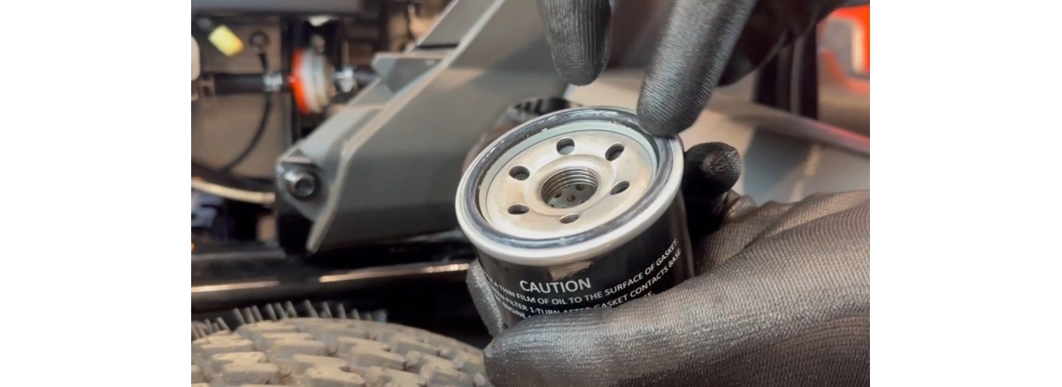 Как заменить масляный фильтр в садовом тракторе