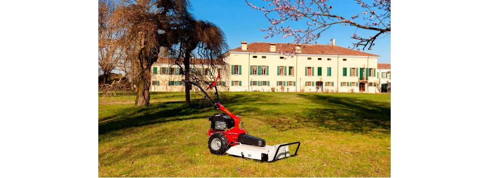 Косилки для кошения высокой травы: виды и различия