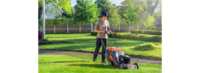 Мощные бензиновые газонокосилки – лучшие агрегаты для благоустройства территории