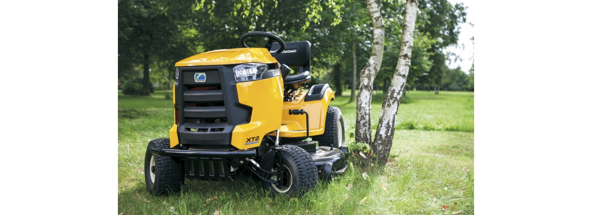 Садовый трактор – техника для универсального использования