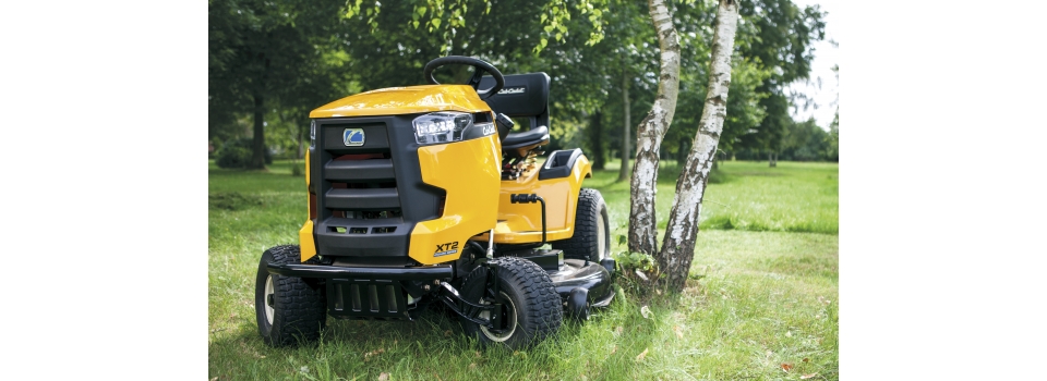 Садовый трактор – техника для универсального использования