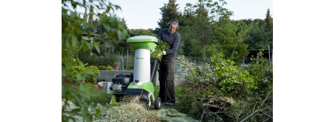 Выбор бензинового измельчителя веток: технические особенности и применение