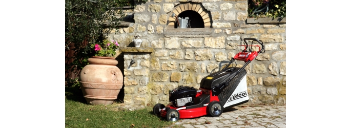 Выбор бензиновой газонокосилки: что нужно учесть перед покупкой