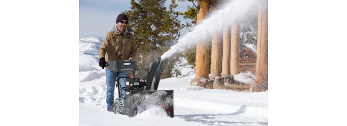 Снегоуборщик бензиновый – лучший помощник зимой во дворе